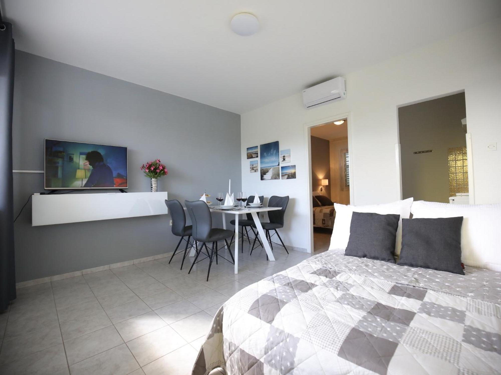 Scenic Holiday Home In Bibinje Near Sea Luaran gambar